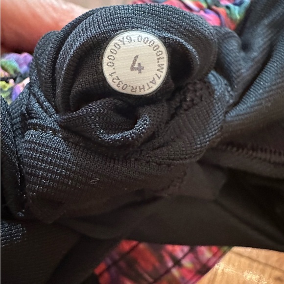 LULULEMON HOTTY HOT LR SHORT *LINED Hyper Flow Pink Multi SIZE-4 (z) - Picture 11 of 14